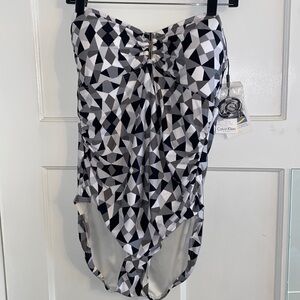 NWT $128 Calvin Klein Kaleidoscope Incredible Swimsuit Sz 14 Last markdown